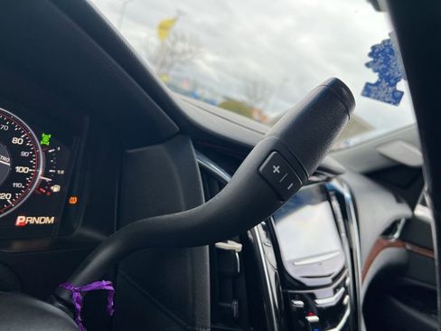 Used 2015 Cadillac Escalade ESV Premium image 16