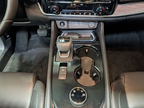 Used 2024 Nissan Rogue Platinum w/ Platinum Premium Package image 24