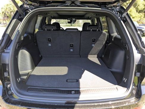 New 2026 Jeep Grand Cherokee Limited RWD image 12