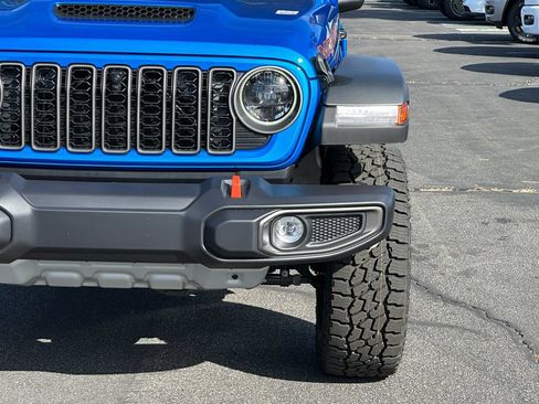 New 2026 Jeep Gladiator Mojave w/ Technology Group AWD/4WD image 12