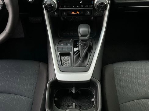 Used 2025 Toyota RAV4 XLE image 15