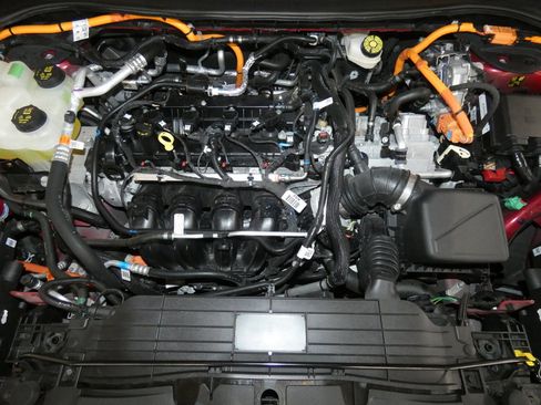 Used 2024 Ford Escape SE w/ PHEV Premium Package image 29