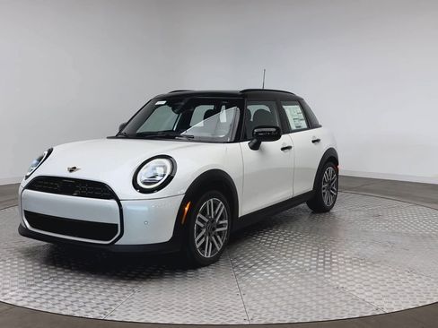 New 2026 MINI Cooper 4-Door Hardtop image 4