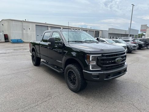 Used 2022 Ford F250 Lariat w/ Black Appearance Package AWD/4WD image 3