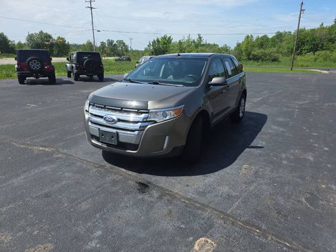 Used 2012 Ford Edge Limited w/ Canadian Touring Pkg AWD/4WD image 3