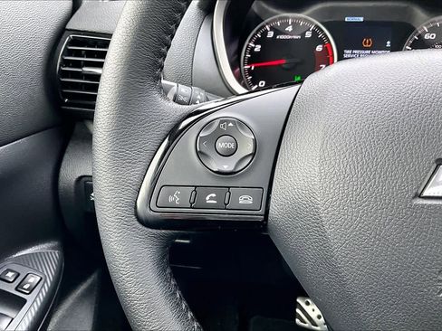 Used 2023 Mitsubishi Eclipse Cross SE image 23