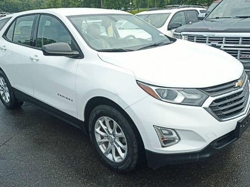 Used 2018 Chevrolet Equinox LS AWD/4WD image 3