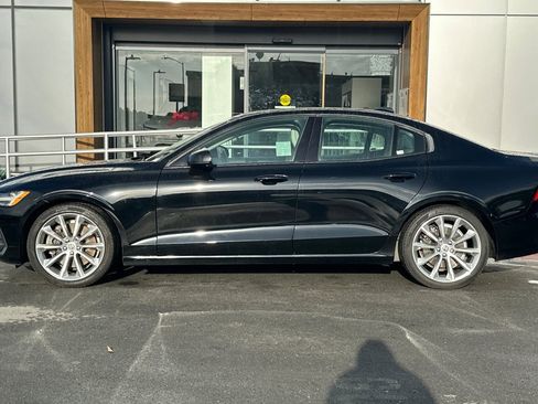 Used 2019 Volvo S60 T6 Momentum w/ Premium Package image 5
