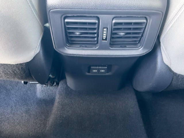 Used 2025 Toyota RAV4 XLE AWD/4WD image 14