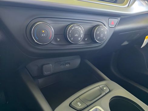 New 2026 Chevrolet Trax LS w/ LS Convenience Package FWD image 21