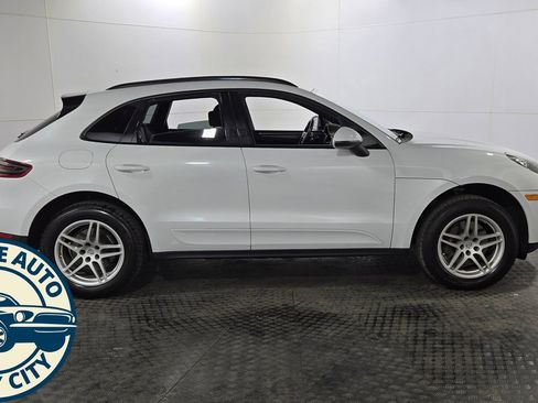 Used 2018 Porsche Macan AWD/4WD image 8