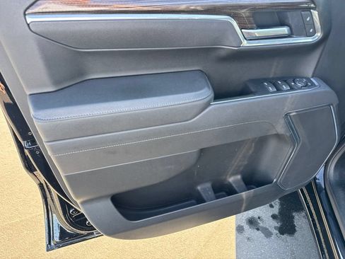 Used 2025 Chevrolet Silverado 1500 LT RWD image 43