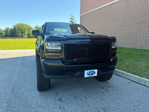 Used 2017 Chevrolet Silverado 1500 Custom w/ Custom Convenience Package AWD/4WD image 23