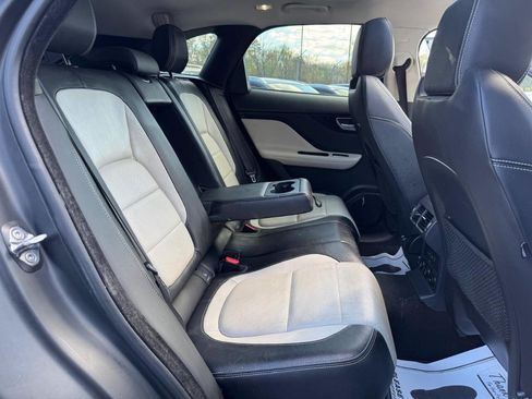 Used 2017 Jaguar F-PACE R-Sport image 40