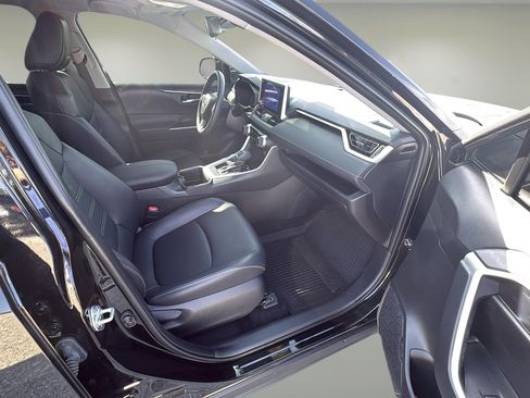 Used 2024 Toyota RAV4 XLE Premium image 15