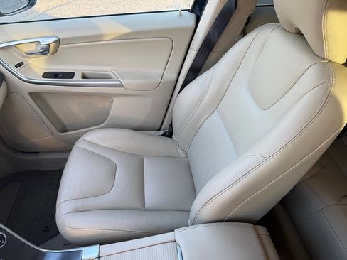 Used 2015 Volvo XC60 T5 Premier image 27
