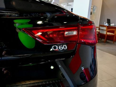 Used 2022 INFINITI Q60 3.0t Luxe w/ Essential Package image 13