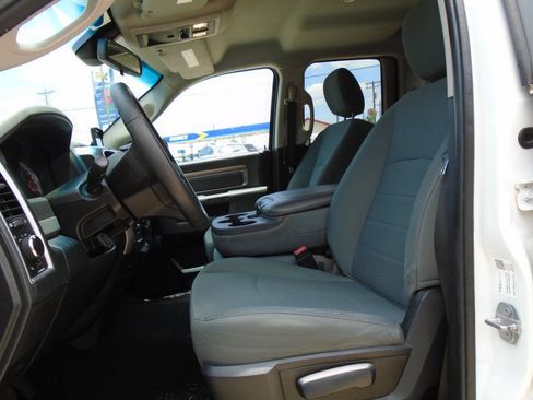 Used 2016 RAM 1500 Classic SLT AWD/4WD image 9