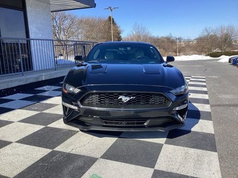 Used 2020 Ford Mustang Premium image 3