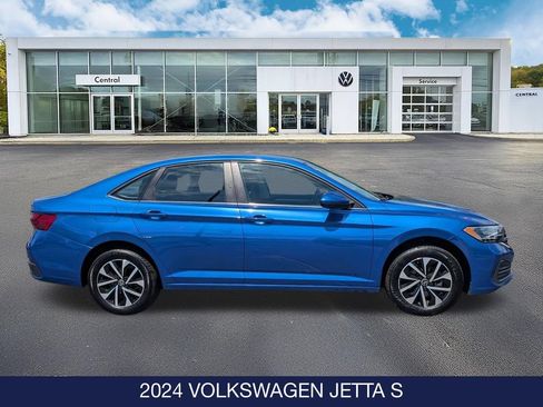 Certified 2024 Volkswagen Jetta S FWD image 9