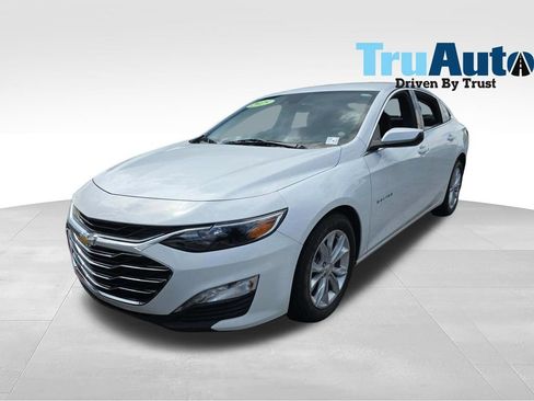 Used 2025 Chevrolet Malibu LT FWD image 2