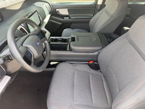 Used 2025 Ford Expedition Max Active RWD image 11