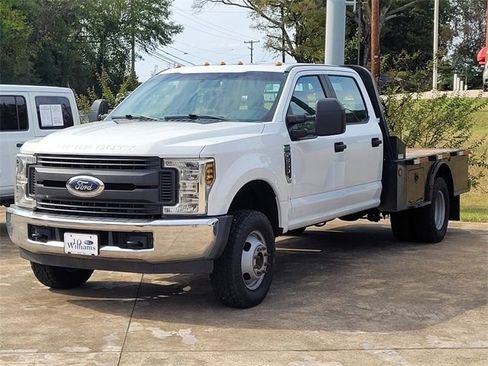Used 2019 Ford F350 XL image 3