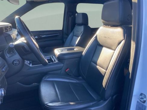 Used 2024 GMC Yukon XL Denali RWD image 14