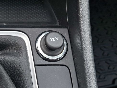 Certified 2023 Volkswagen Jetta SE FWD image 22
