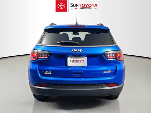 Used 2024 Jeep Compass Latitude image 5