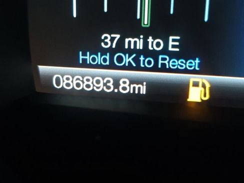 Used 2020 Ford Fusion SE w/ Equipment Group 151A FWD image 15