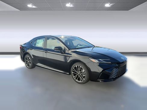New 2026 Toyota Camry XLE (XLE AWD (Natl)) image 8