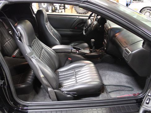 Used 2000 Chevrolet Camaro Z28 w/ SS Performance/Appearance Pkg image 22