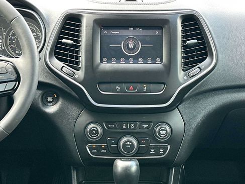 Used 2021 Jeep Cherokee Latitude Plus w/ Sun & Sound Group AWD/4WD image 26