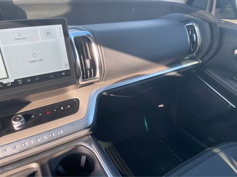 New 2025 Ford Expedition Max Platinum w/ Driver's Package image 28