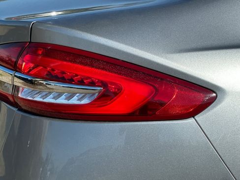 Used 2020 Ford Fusion SE image 15