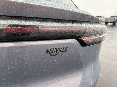 Used 2025 Chevrolet Equinox EV LT image 27