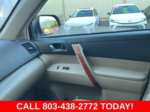 Used 2010 Toyota Highlander Limited AWD/4WD image 31