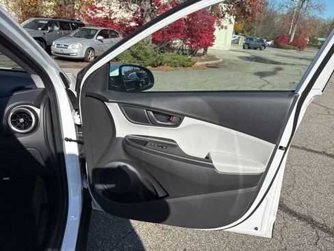 Certified 2023 Hyundai Kona SEL w/ Cargo Package image 31