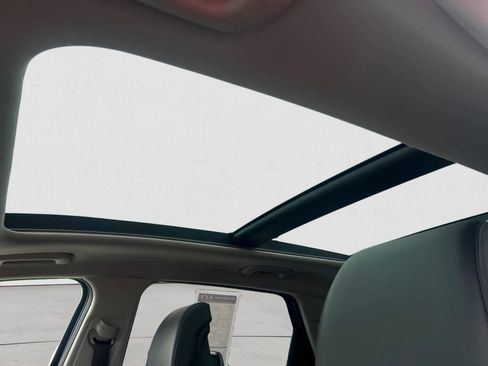 Certified 2026 Kia Sportage EX w/ EX Panorama Roof Package FWD image 18