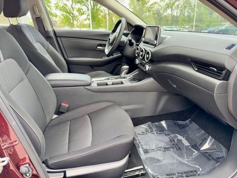 Used 2025 Nissan Sentra SV FWD image 8