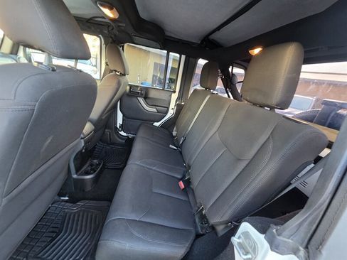 Used 2018 Jeep Wrangler Unlimited Sport S AWD/4WD image 15
