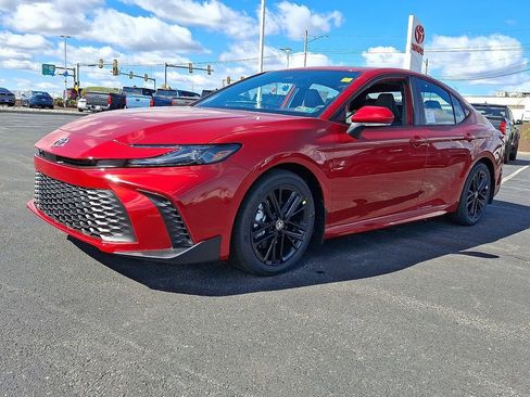 New 2026 Toyota Camry SE FWD image 3