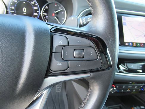 Used 2022 Buick Enclave Premium w/ Experience Buick Package image 17