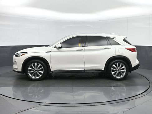 Used 2019 INFINITI QX50 Luxe w/ Navigation Package FWD image 4