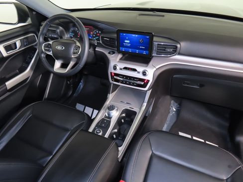 Used 2023 Ford Explorer XLT w/ Equipment Group 202A image 40