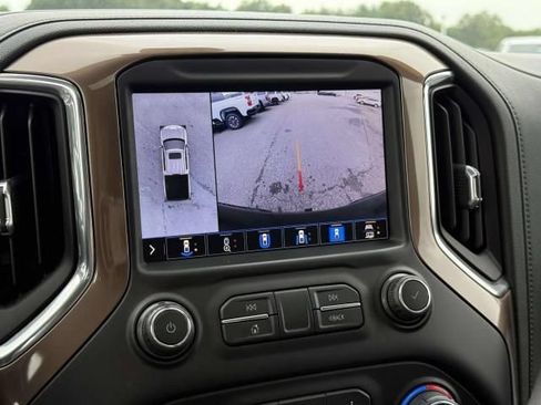 Used 2020 Chevrolet Silverado 1500 High Country w/ Technology Package AWD/4WD image 28