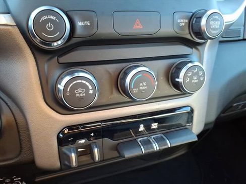 Used 2024 RAM 2500 Big Horn w/ Bed Utility Group image 21