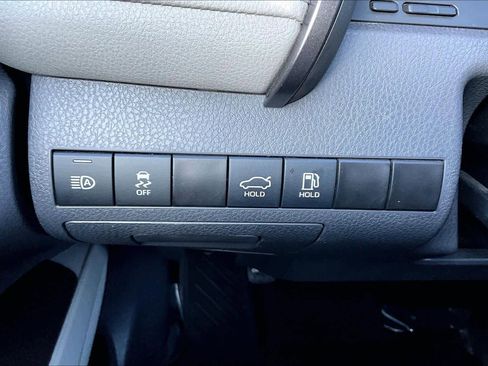 Certified 2022 Toyota Camry LE image 34