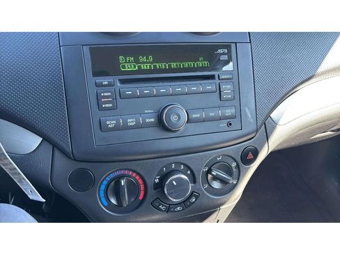 Used 2009 Chevrolet Aveo5 LT image 16